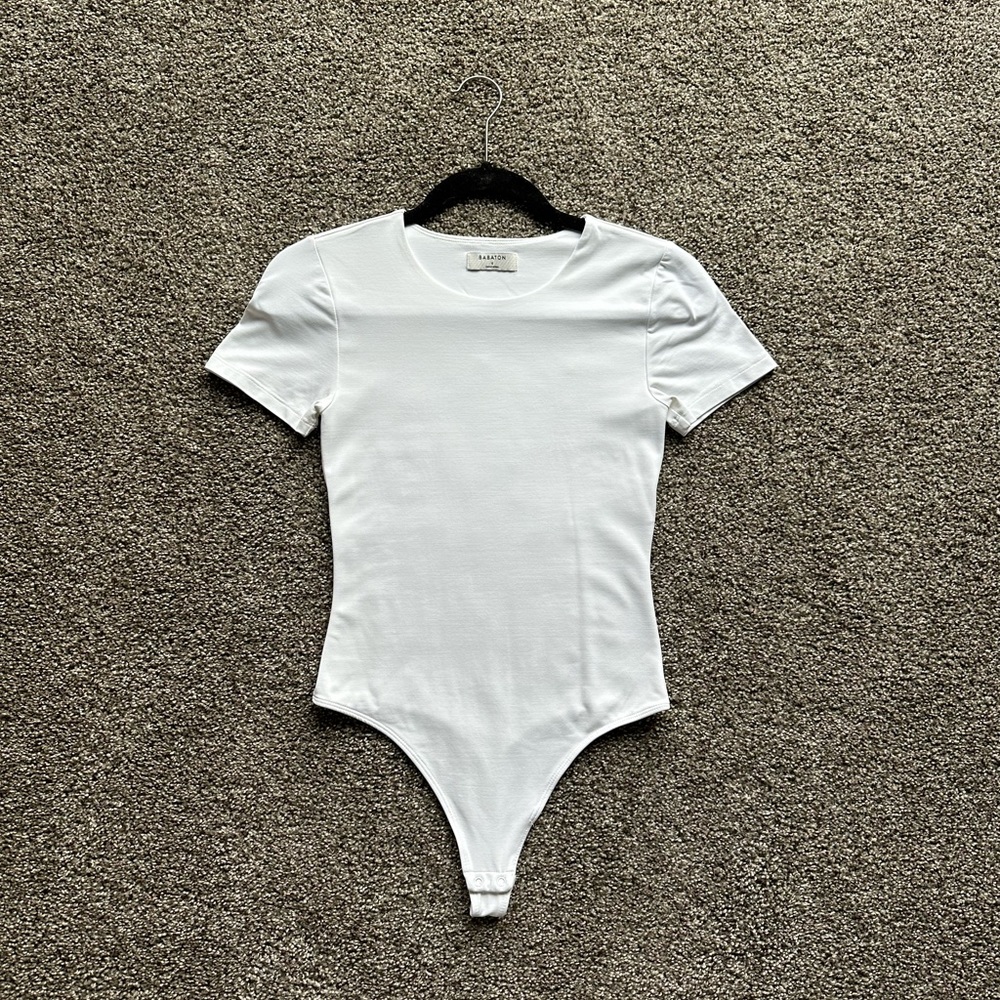 Aritzia Babaton Contour Short Sleeve Bodysuit